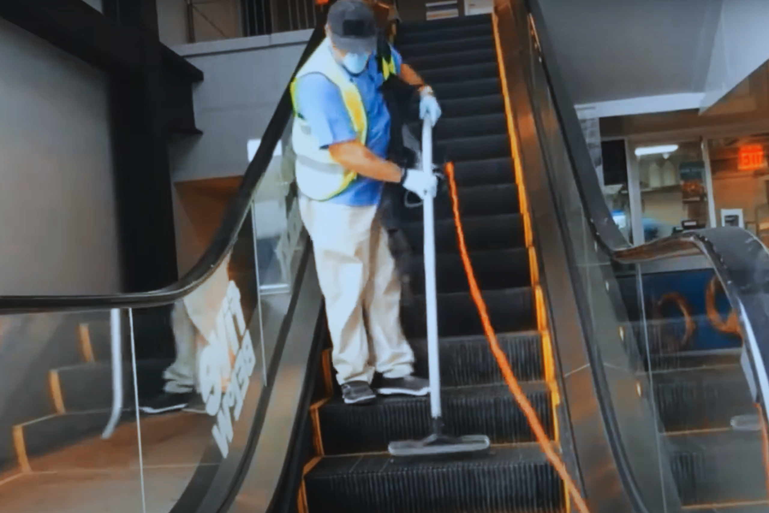RETAIL/SHOPPING MALLS CLEANING